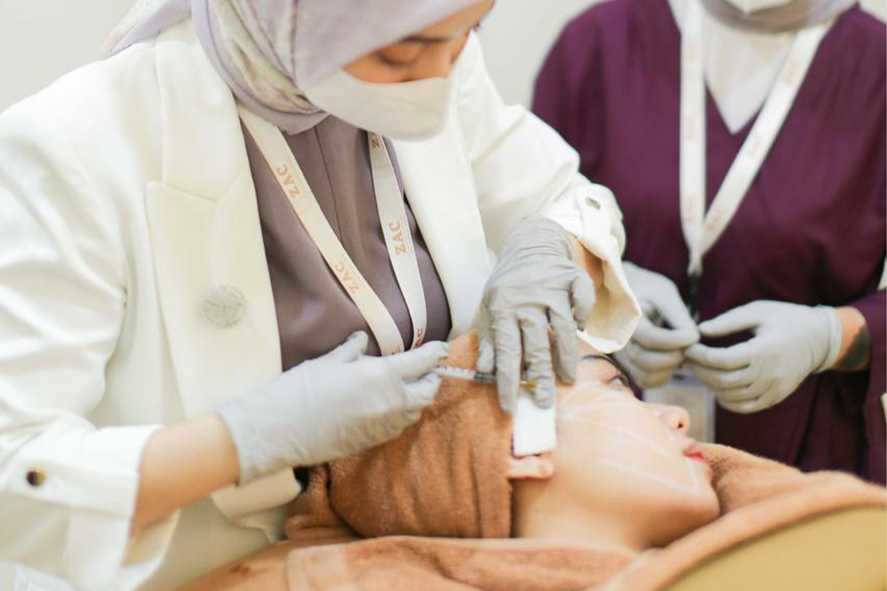 Perawatan kontur wajah di Klinik ZAC